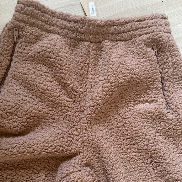 Skims teddy joggers. - Picture 3 of 3